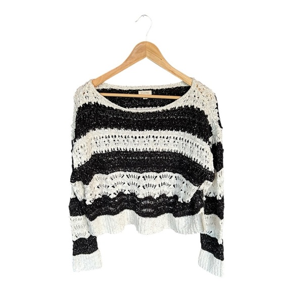 NWT The Palmer Pull Over Open Stitch Sweater by Pilcro Size XS - Picture 2 of 7